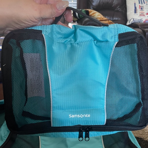 Samsonite Set of Three Travel Bags NWOT - Picture 5 of 8